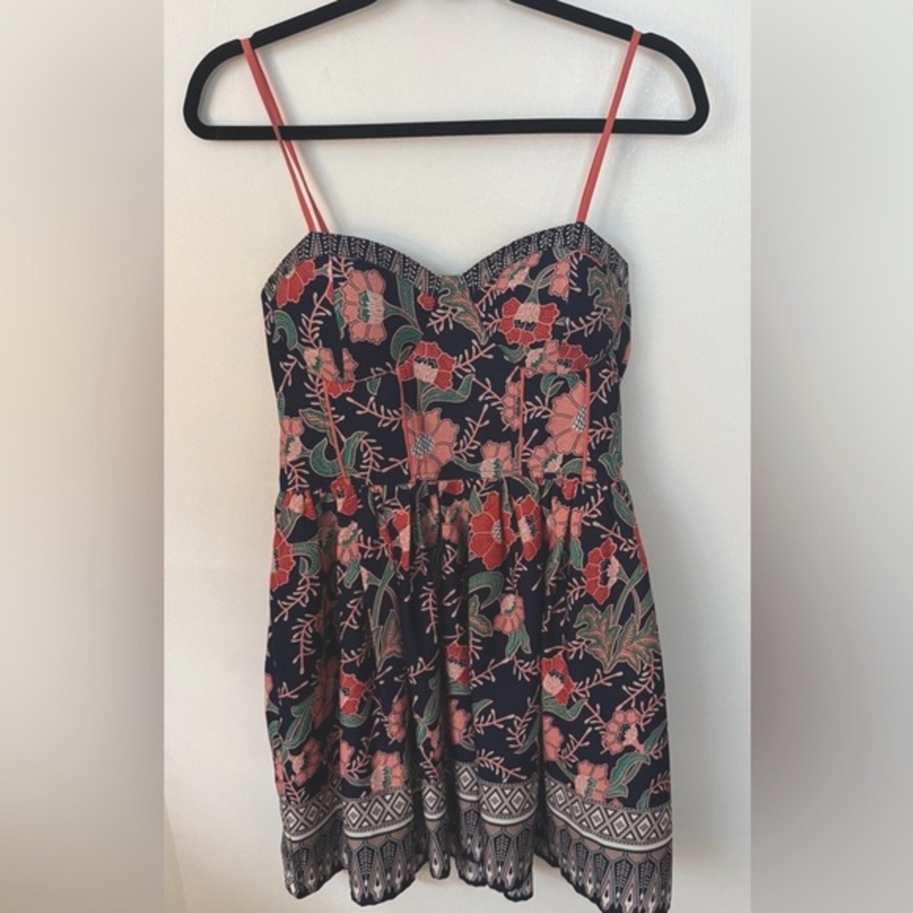 Adorable floral dress! NWT 🩵